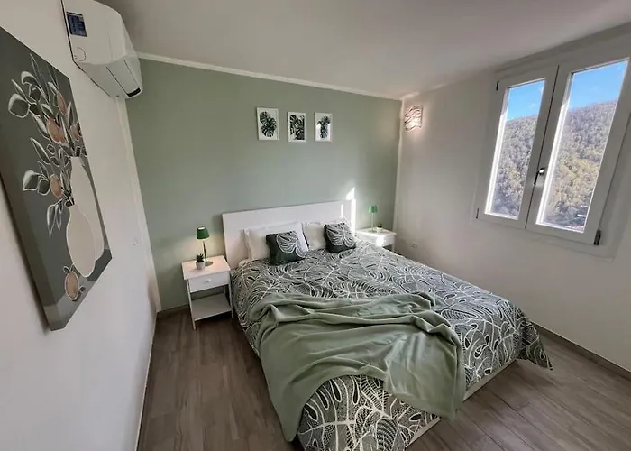 Feriehus Ac & Garden Olive Grove Oasis *